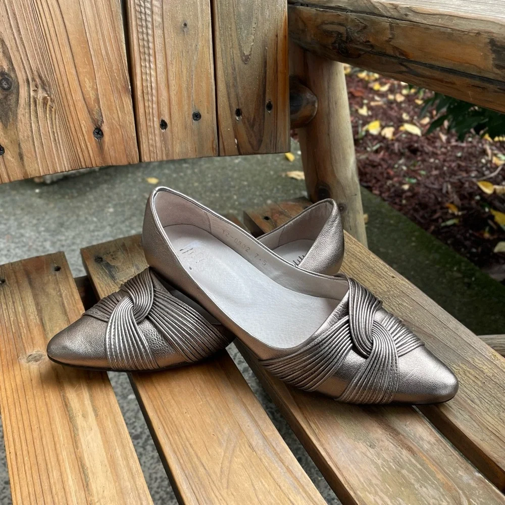 J. Jill Metallic Silver Leather Flats Womens Size 7.5 Pointed Toe Slip On
